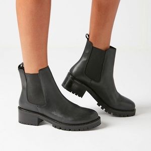 Black Zoe Chelsea Boots Faux Leather